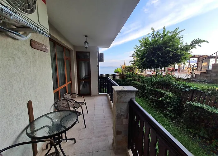 Апартаменти В Комплекс Трявна Бийч *